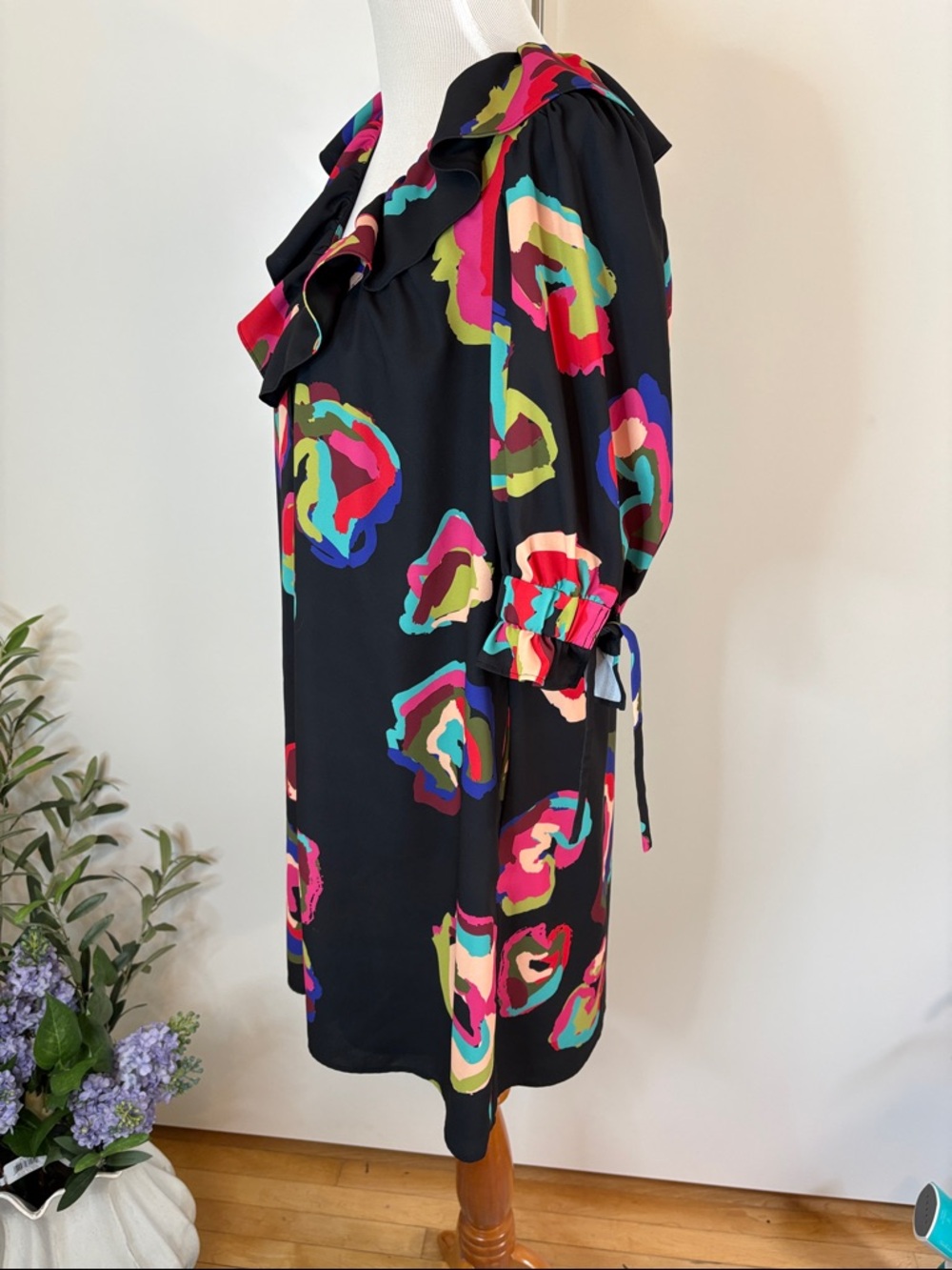 CROSBY by Mollie Burch Black Swing Dress with Multicolor Abstract Accent | M - Picture 4 of 6